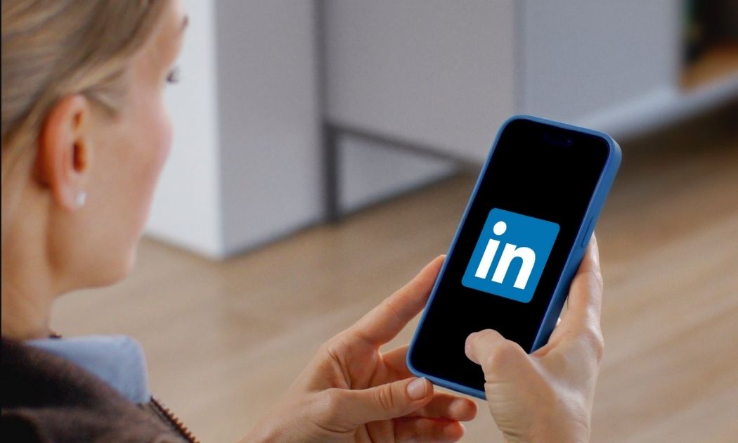 How to Use LinkedIn Before You Graduate